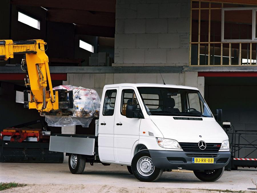  Mercedes-Benz Sprinter Double Cab Pickup 2000 года  (фото 8 из 9)